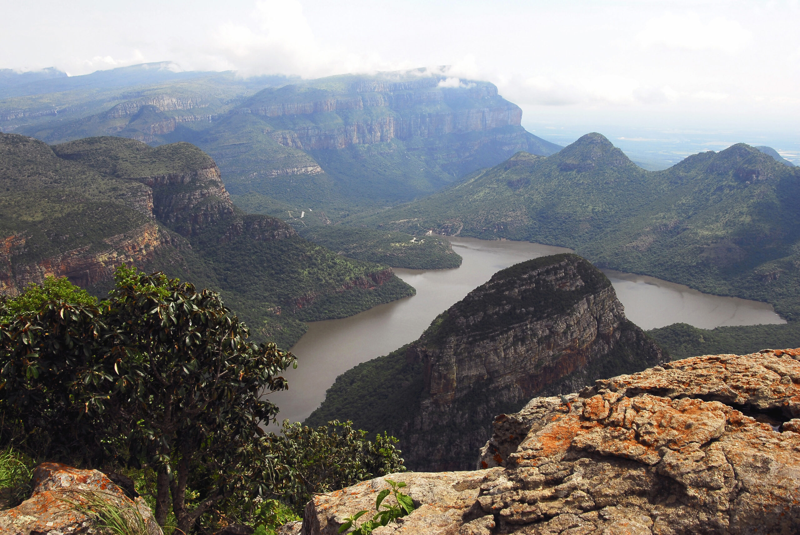 Mpumalanga, Pilgrims Rest, Graskop, The Royal Hotel, Blyde River Canyon, Pelgrims Rest, Goldrush in de Drakensbergen, Alec Patterson, Wheelbarrow, goudader, Zuid Afrika, South Africa, reizen, vakantie, zonvakantie, tekst Eric Govers, fotografie Liesbeth Govers - van der Wal, Santmedia, Om de West, santmedia.nl, Bourke's Luck Potholes, God's Window